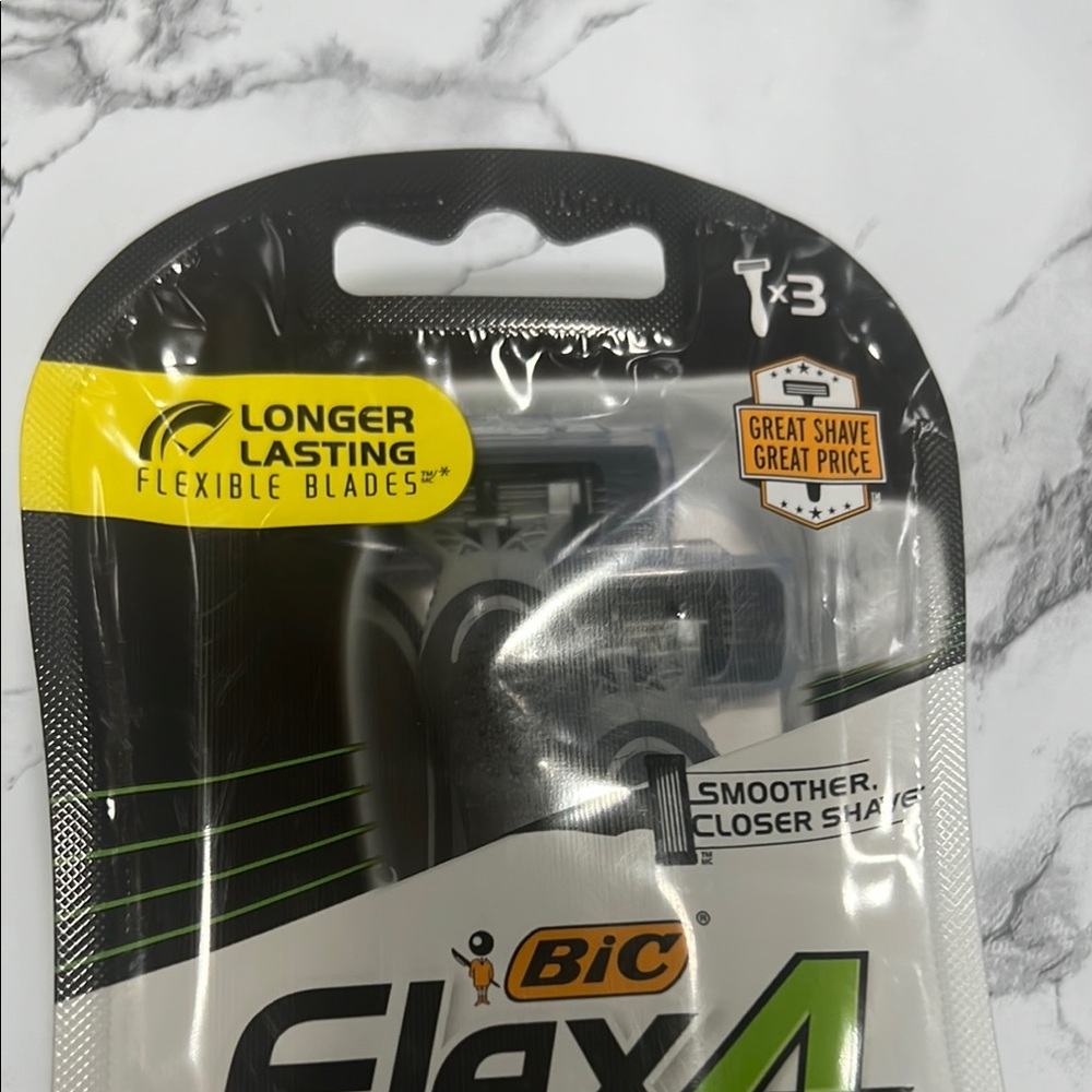 BIC Flex4 Titanium Sensitive Razors - Picture 7 of 7